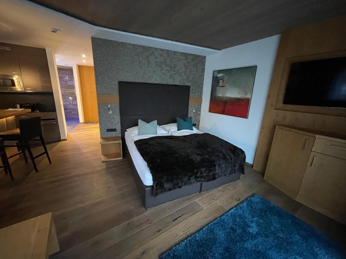 Haus Alt St. Anton Apartamento Sankt Anton am Arlberg Exterior foto