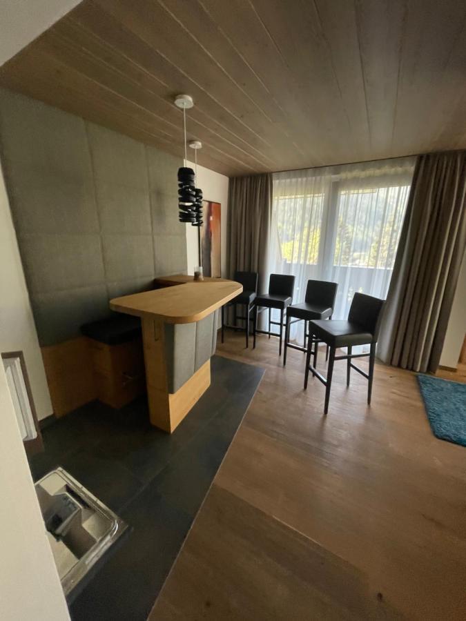 Haus Alt St. Anton Apartamento Sankt Anton am Arlberg Exterior foto