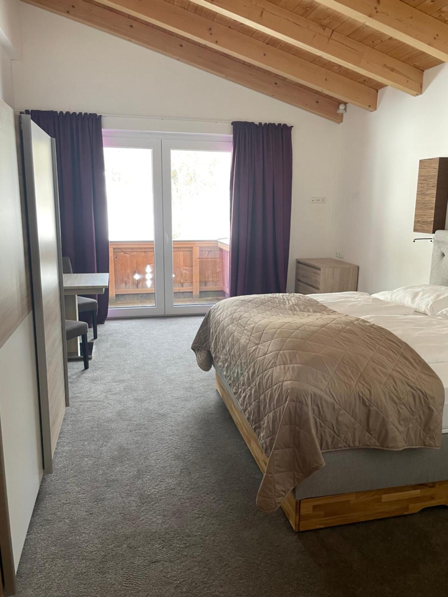 Haus Alt St. Anton Apartamento Sankt Anton am Arlberg Exterior foto